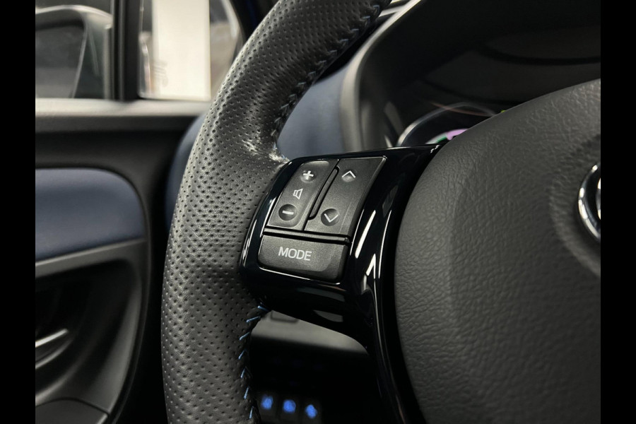Toyota Yaris 1.5 Hybrid Bi-Tone| Lane | Camera | LED |Keyles