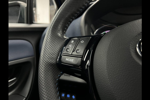 Toyota Yaris 1.5 Hybrid Bi-Tone| Lane | Camera | LED |Keyles