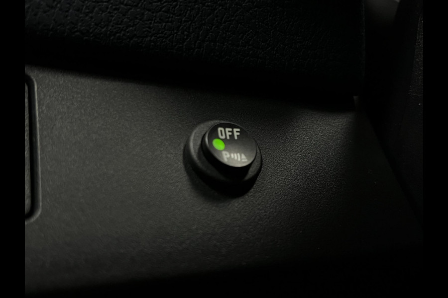 Toyota Yaris 1.5 Hybrid Bi-Tone| Lane | Camera | LED |Keyles