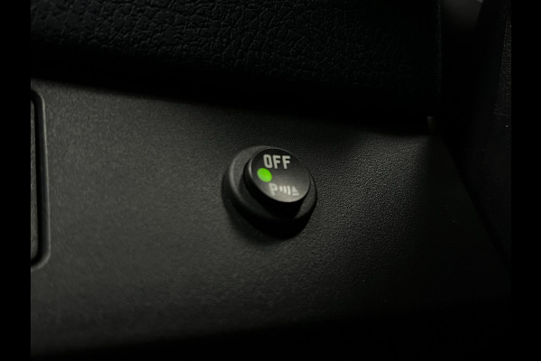 Toyota Yaris 1.5 Hybrid Bi-Tone| Lane | Camera | LED |Keyles