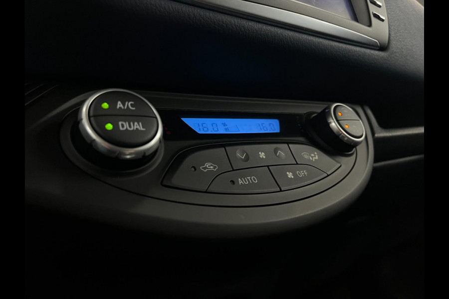 Toyota Yaris 1.5 Hybrid Bi-Tone| Lane | Camera | LED |Keyles