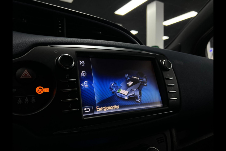 Toyota Yaris 1.5 Hybrid Bi-Tone| Lane | Camera | LED |Keyles