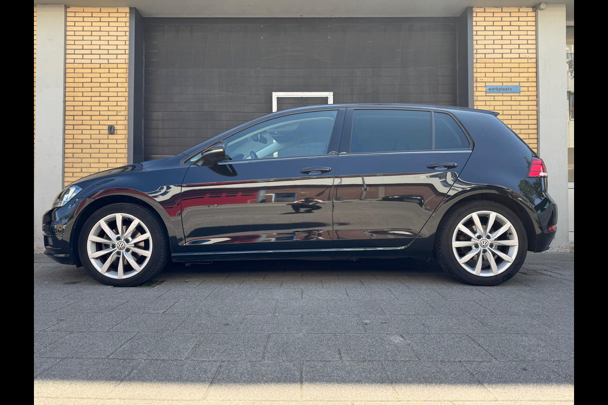 Volkswagen Golf 1.5 TSI Highline Business R Volkswagen Golf 1.5 TSI Highline Business R