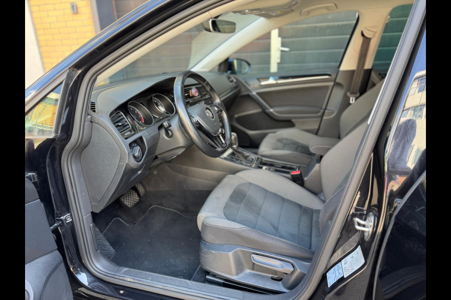 Volkswagen Golf 1.5 TSI Highline Business R