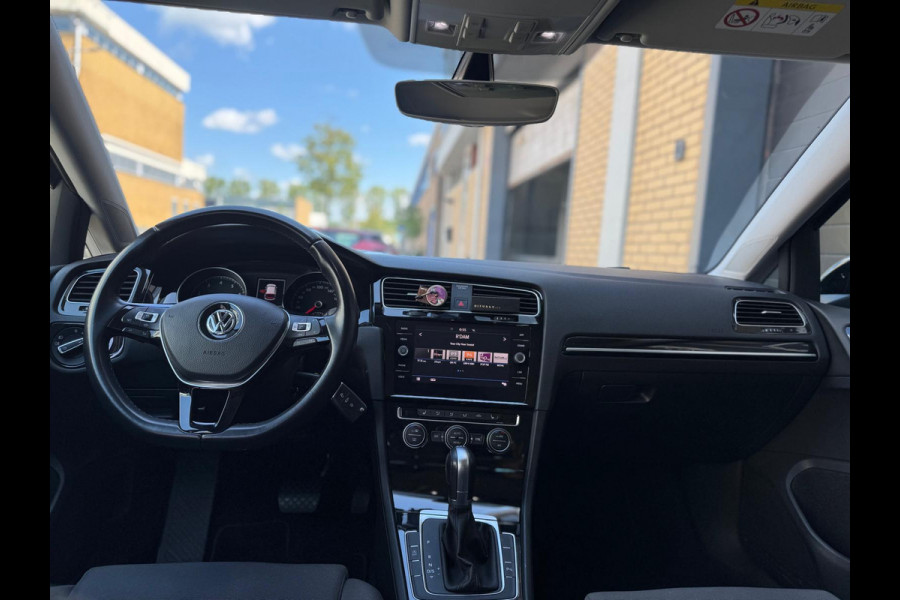 Volkswagen Golf 1.5 TSI Highline Business R