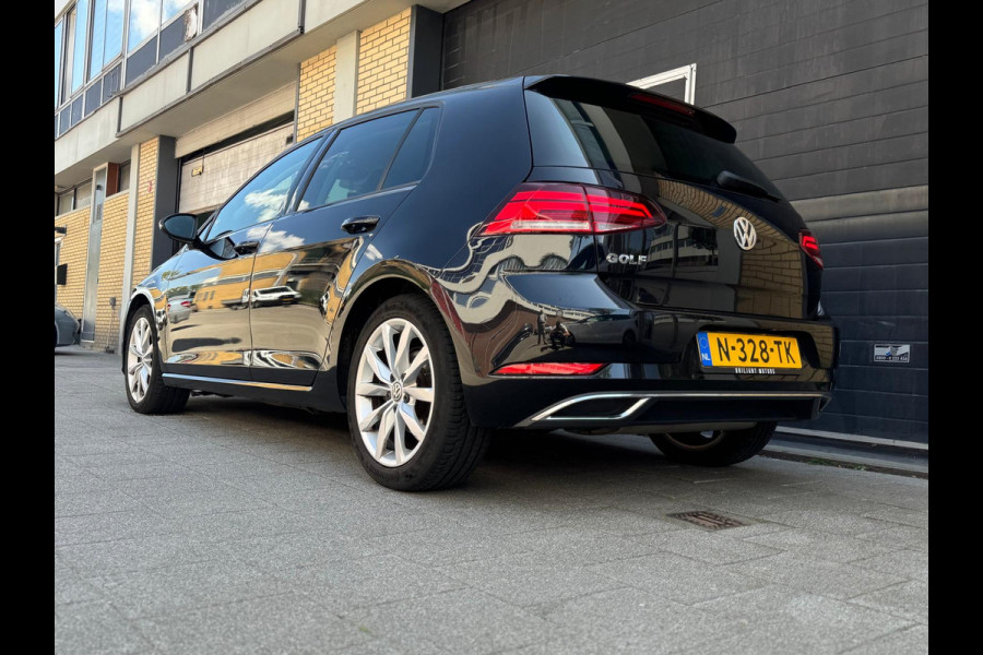 Volkswagen Golf 1.5 TSI Highline Business R