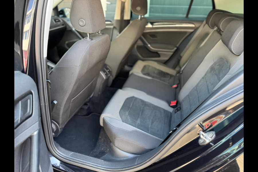 Volkswagen Golf 1.5 TSI Highline Business R