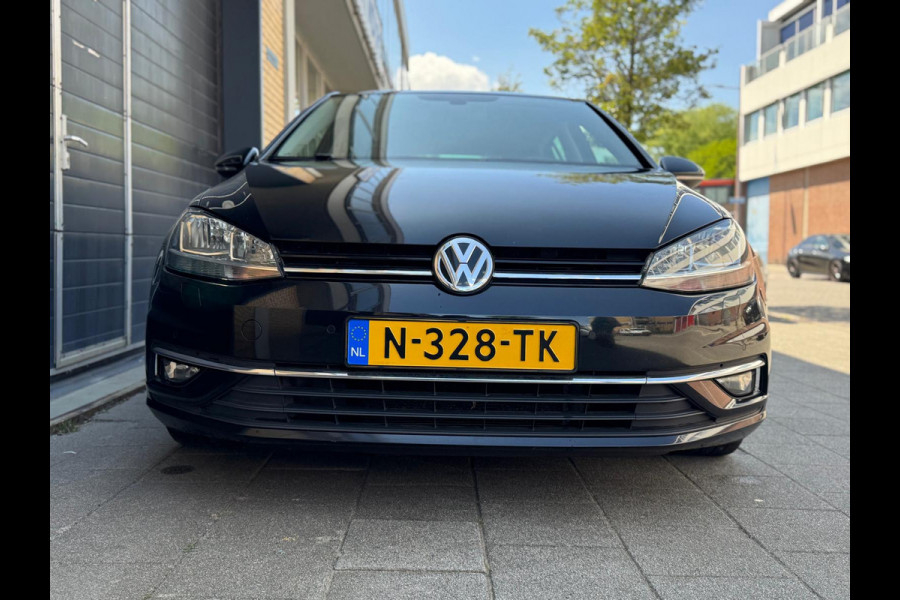 Volkswagen Golf 1.5 TSI Highline Business R