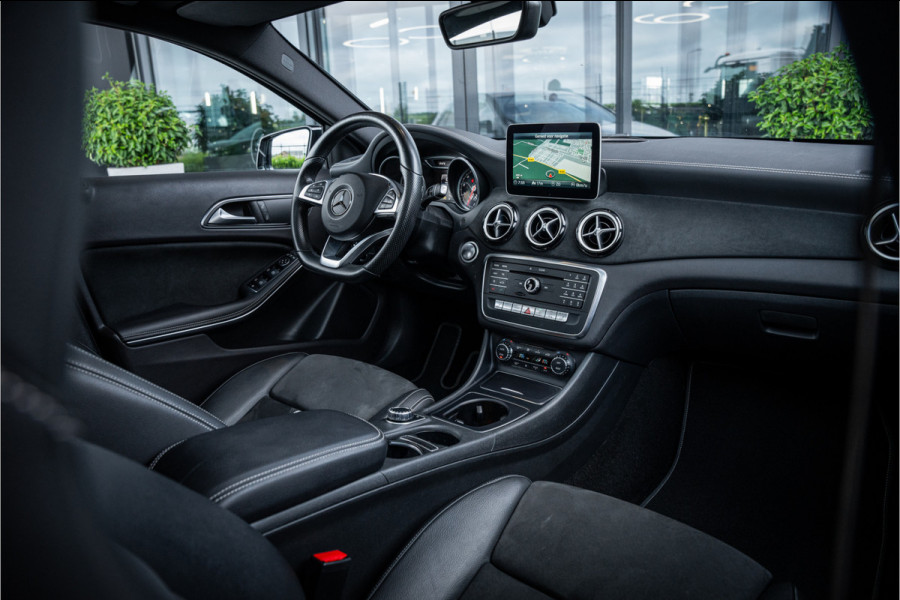 Mercedes-Benz A-Klasse A200 AMG-Line l Panorama l Keyles start l Stoel verw.