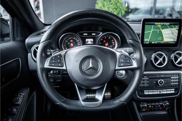 Mercedes-Benz A-Klasse A200 AMG-Line l Panorama l Keyles start l Stoel verw.