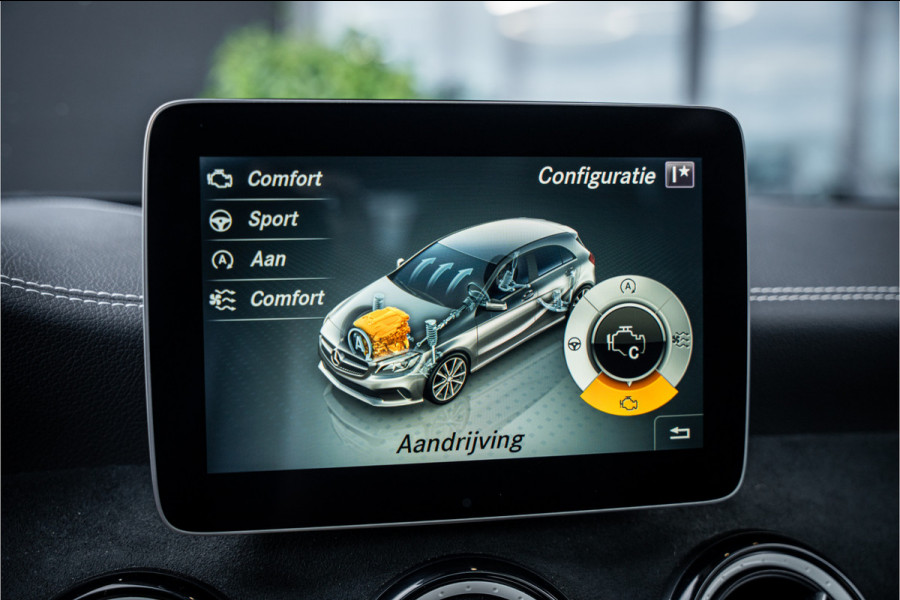 Mercedes-Benz A-Klasse A200 AMG-Line l Panorama l Keyles start l Stoel verw.