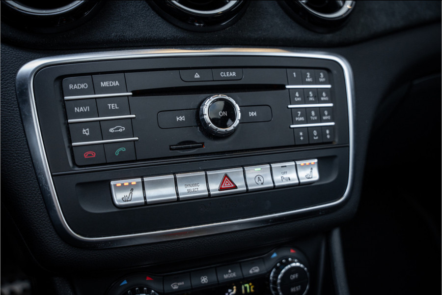 Mercedes-Benz A-Klasse A200 AMG-Line l Panorama l Keyles start l Stoel verw.
