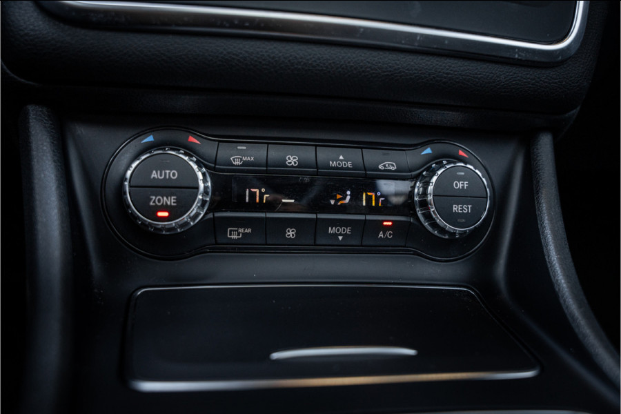 Mercedes-Benz A-Klasse A200 AMG-Line l Panorama l Keyles start l Stoel verw.