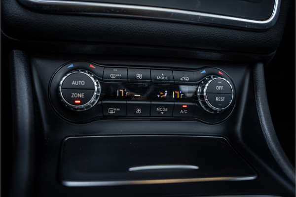 Mercedes-Benz A-Klasse A200 AMG-Line l Panorama l Keyles start l Stoel verw.