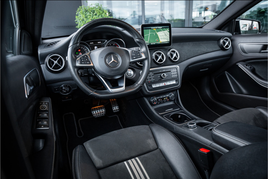 Mercedes-Benz A-Klasse A200 AMG-Line l Panorama l Keyles start l Stoel verw.