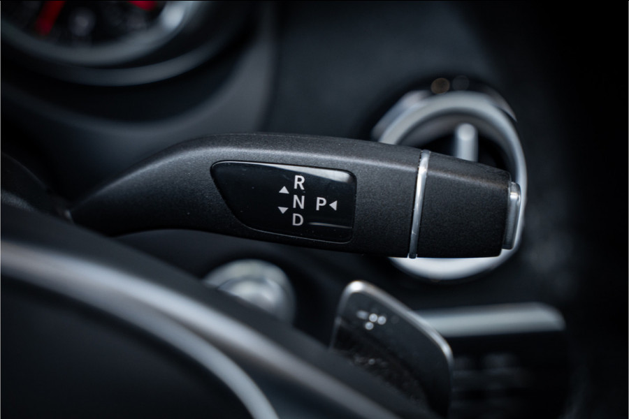 Mercedes-Benz A-Klasse A200 AMG-Line l Panorama l Keyles start l Stoel verw.