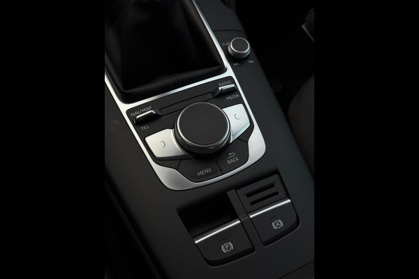 Audi A3 Limousine 30 TFSI Sport CarPlay