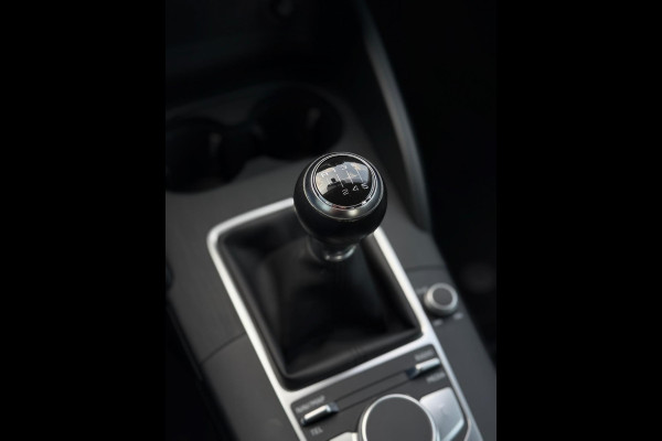 Audi A3 Limousine 30 TFSI Sport CarPlay