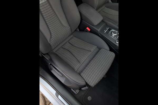 Audi A3 Limousine 30 TFSI Sport CarPlay