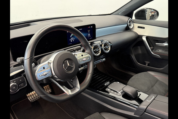 Mercedes-Benz A-Klasse 250 e AMG Line ACC PDC 360' camera Panoramadak Head-Up 24 maanden garantie mogelijk (*vraag naar de voorwaarden)