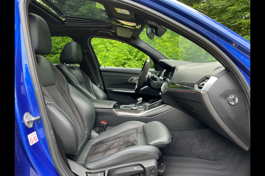 BMW 3-serie 330e High Executive | M Sport Automaat / Schuif-kanteldak / Sportstoelen / Adaptieve LED / M Adaptief onderstel