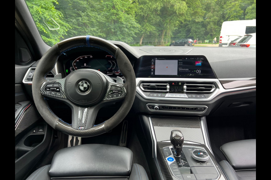 BMW 3-serie 330e High Executive | M Sport Automaat / Schuif-kanteldak / Sportstoelen / Adaptieve LED / M Adaptief onderstel