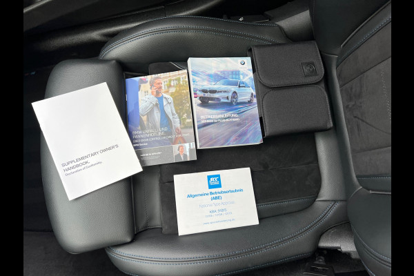 BMW 3-serie 330e High Executive | M Sport Automaat / Schuif-kanteldak / Sportstoelen / Adaptieve LED / M Adaptief onderstel