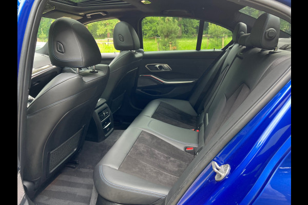 BMW 3-serie 330e High Executive | M Sport Automaat / Schuif-kanteldak / Sportstoelen / Adaptieve LED / M Adaptief onderstel