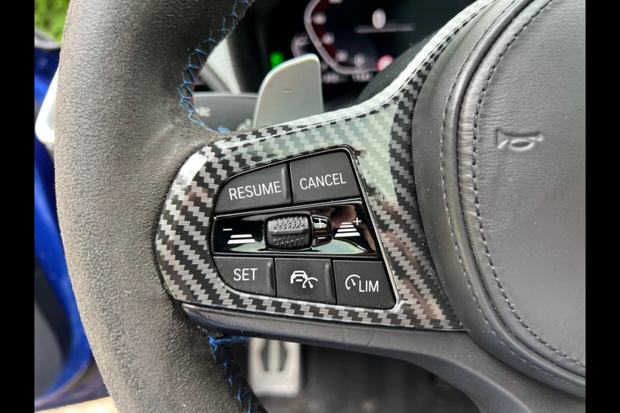 BMW 3-serie 330e High Executive | M Sport Automaat / Schuif-kanteldak / Sportstoelen / Adaptieve LED / M Adaptief onderstel