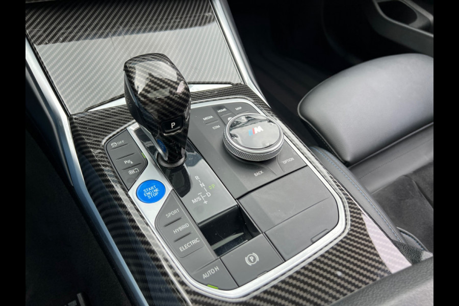 BMW 3-serie 330e High Executive | M Sport Automaat / Schuif-kanteldak / Sportstoelen / Adaptieve LED / M Adaptief onderstel