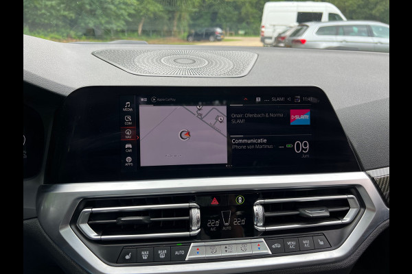 BMW 3-serie 330e High Executive | M Sport Automaat / Schuif-kanteldak / Sportstoelen / Adaptieve LED / M Adaptief onderstel