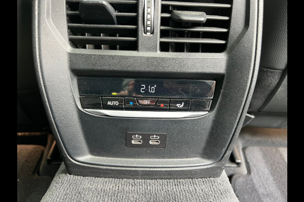 BMW 3-serie 330e High Executive | M Sport Automaat / Schuif-kanteldak / Sportstoelen / Adaptieve LED / M Adaptief onderstel