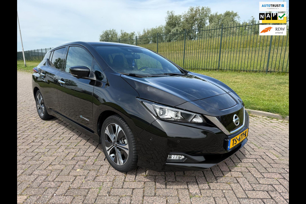 Nissan Leaf Tekna 40 kWh Nissan Leaf Tekna 40 kWh