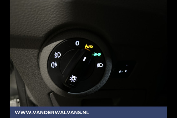 Volkswagen Transporter 2.0 TDI 150 pk L2H1 Euro6 # Airco | Trekhaak | Cruisecontrol | Apple Carplay | PDC Parkeersensoren, Android Auto