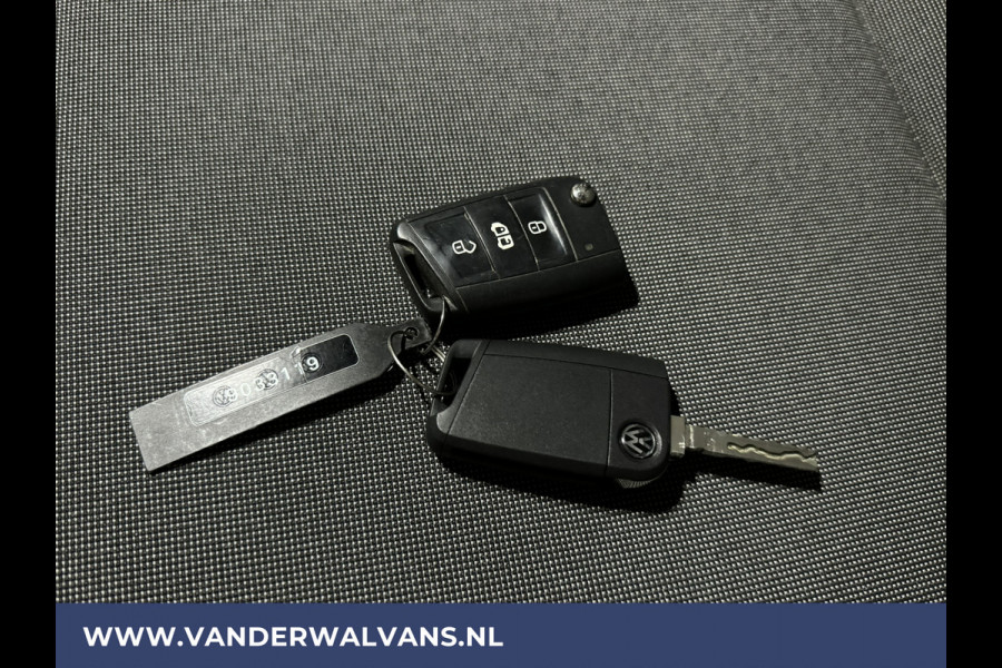Volkswagen Crafter 2.0 TDI 140pk L3H3 L2H2 Euro6 # Airco | Camera | Apple Carplay | Android Auto Bijrijdersbank
