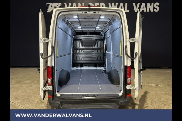 Volkswagen Crafter 2.0 TDI 177pk L3H3 L2H2 Euro6 Airco | Massagestoel | Camera | Navigatie | Apple Carplay Android Auto, Cruisecontrol, Chauffeursstoel, 3000kg trekvermogen