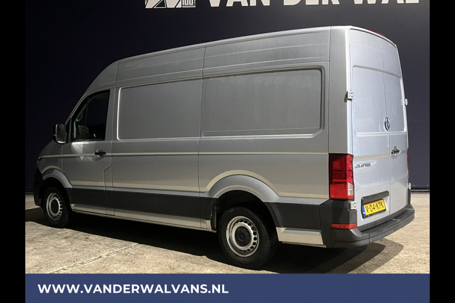 Volkswagen Crafter 2.0 TDI 140 pk L3H3 L2H2 Euro6 Airco | Navigatie | Apple Carplay | Cruisecontrol Android Auto, Bijrijdersbank, 3000kg trekvermogen, zilver