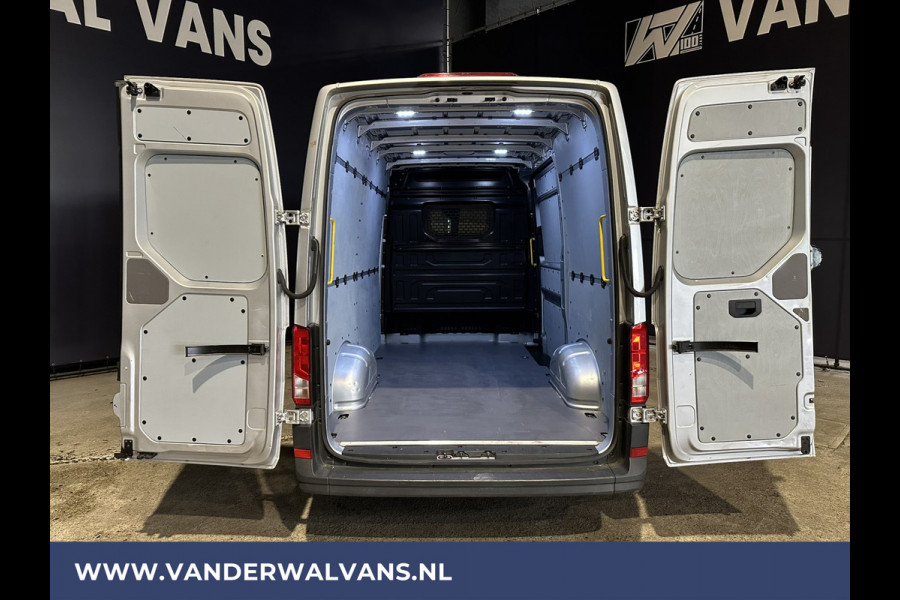 Volkswagen Crafter 2.0 TDI 140 pk L3H3 L2H2 Euro6 Airco | Navigatie | Apple Carplay | Cruisecontrol Android Auto, Bijrijdersbank, 3000kg trekvermogen, zilver