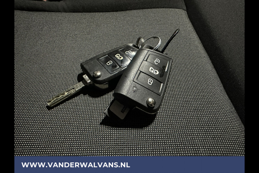 Volkswagen Crafter 2.0 TDI 140 pk L3H3 L2H2 Euro6 Airco | Navigatie | Apple Carplay | Cruisecontrol Android Auto, Bijrijdersbank, 3000kg trekvermogen, zilver