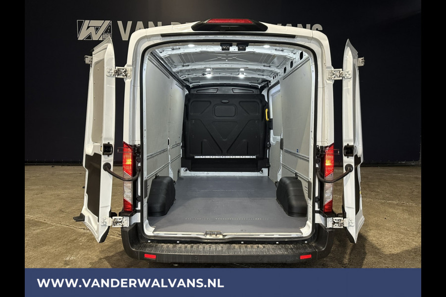 Ford Transit 2.0 TDCI 131pk L3H2 Euro6 Airco | Camera | Navigatie | Apple Carplay | Cruisecontrol Stoelverwarming, Verwarmde voorruit, Parkeersensoren, Bijrijdersbank, 2500kg trekvermogen