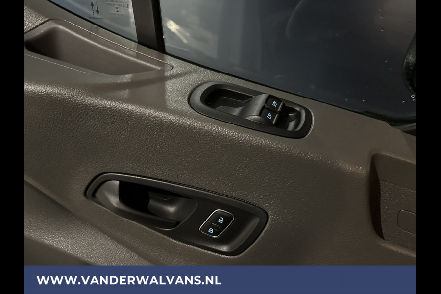 Ford Transit 2.0 TDCI 131pk L3H2 Euro6 Airco | Camera | Navigatie | Apple Carplay | Cruisecontrol Stoelverwarming, Verwarmde voorruit, Parkeersensoren, Bijrijdersbank, 2500kg trekvermogen
