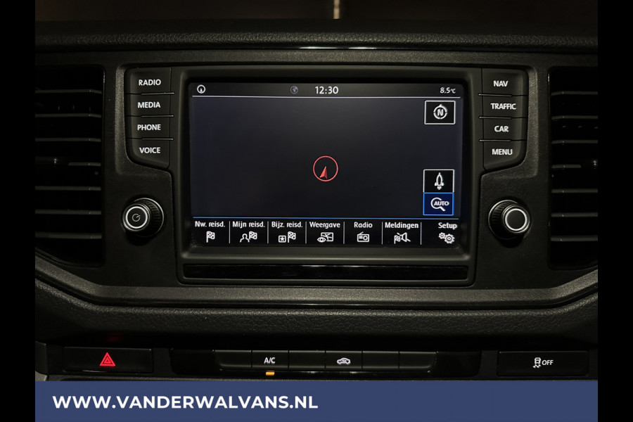 Volkswagen Crafter 2.0 TDI 140 pk L3H3 L2H2 Euro6 Airco | Navigatie | Apple Carplay | Cruisecontrol Android Auto, Bijrijdersbank, 3000kg trekvermogen, zilver