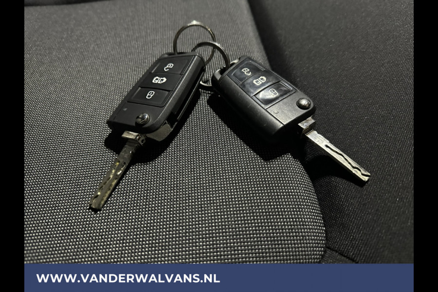Volkswagen Crafter 2.0 TDI 140 pk L3H3 L2H2 Euro6 Airco | Navigatie | Apple Carplay | Cruisecontrol Android Auto, Bijrijdersbank, 3000kg trekvermogen, zilver