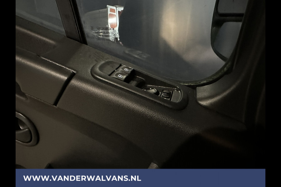 Opel Movano 2.3 CDTI 150pk L2H2 Euro6 Airco | Camera | Navigatie | Cruisecontrol | Parkeersensoren Bijrijdersbank, 2500kg trekvermogen