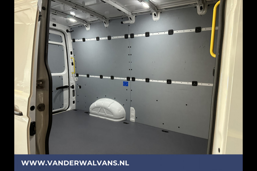 Volkswagen Crafter 2.0 TDI 141pk L3H3 L2H2 Euro6 Airco | Camera | Apple Carplay | Andoid Auto Bijrijdersbank
