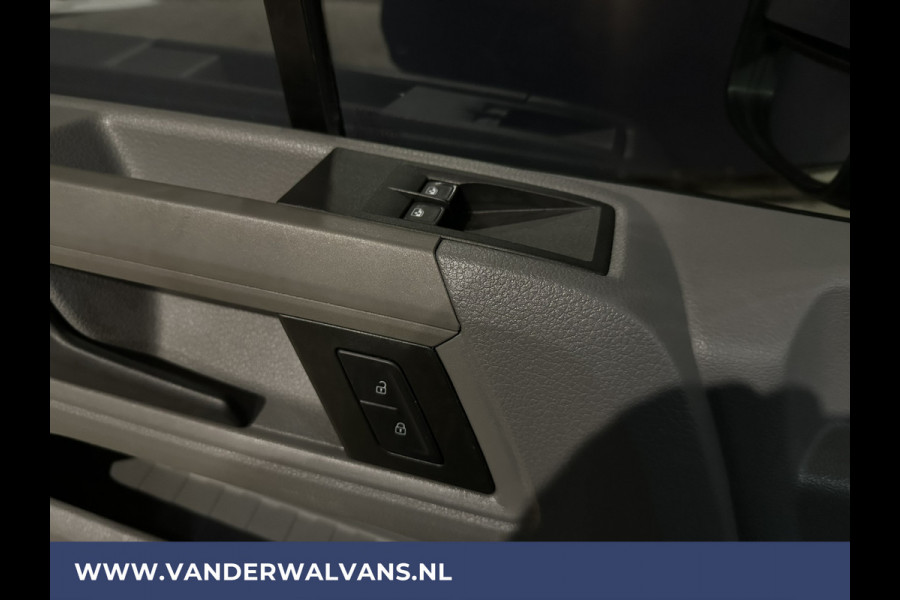 Volkswagen Crafter 2.0 TDI 141pk L3H3 L2H2 Euro6 Airco | Camera | Apple Carplay | Andoid Auto Bijrijdersbank