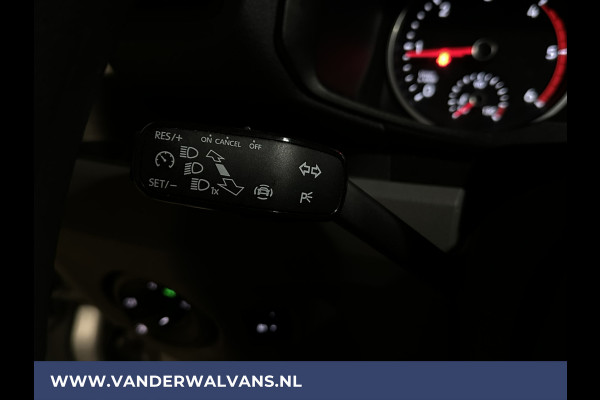 Volkswagen Crafter 2.0 TDI 140 pk L3H3 L2H2 Euro6 Airco | Navigatie | Apple Carplay | Cruisecontrol Android Auto, Bijrijdersbank, 3000kg trekvermogen, zilver