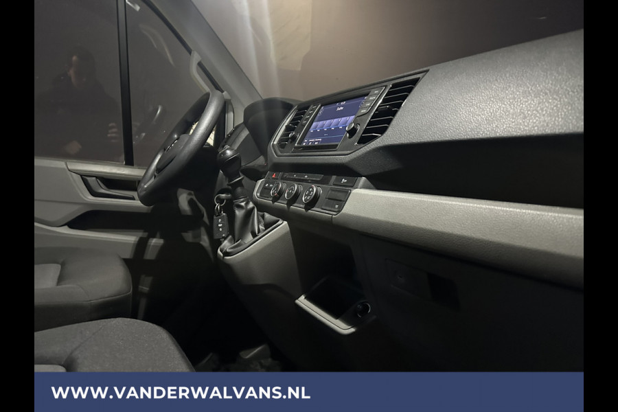 Volkswagen Crafter 2.0 TDI 140 pk L3H3 L2H2 Euro6 Airco | Navigatie | Apple Carplay | Cruisecontrol Android Auto, Bijrijdersbank, 3000kg trekvermogen, zilver