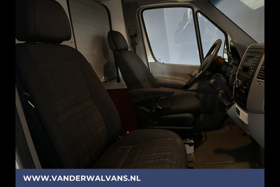 Mercedes-Benz Sprinter 316 CDI 163pk L2H2 Euro6 Airco | 2800kg trekhaak | Cruisecontrol Parkeersensoren