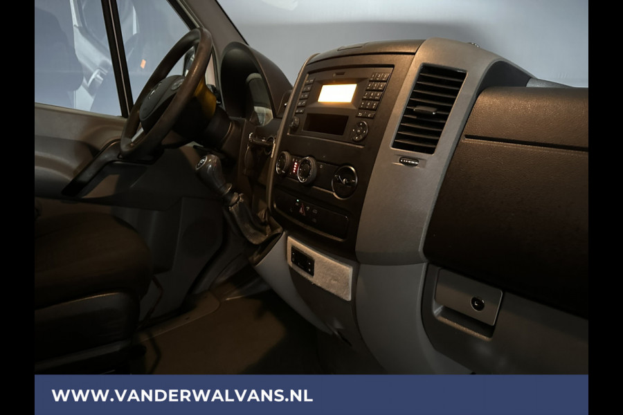 Mercedes-Benz Sprinter 316 CDI 163pk L2H2 Euro6 Airco | 2800kg trekhaak | Cruisecontrol Parkeersensoren